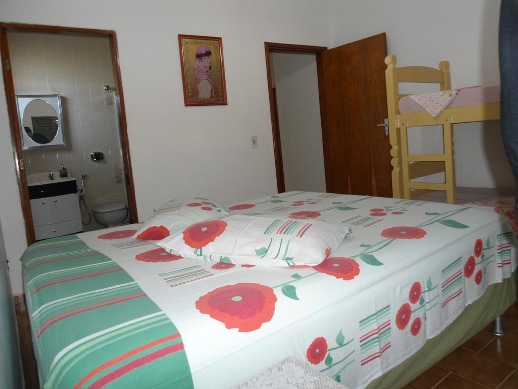 Casa Temporada Gratao 06 Min Dos Parques Thermas Olímpia الغرفة الصورة